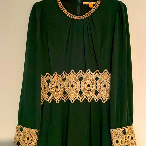 Woman’s long sleeve dress - Picture 1 of 7